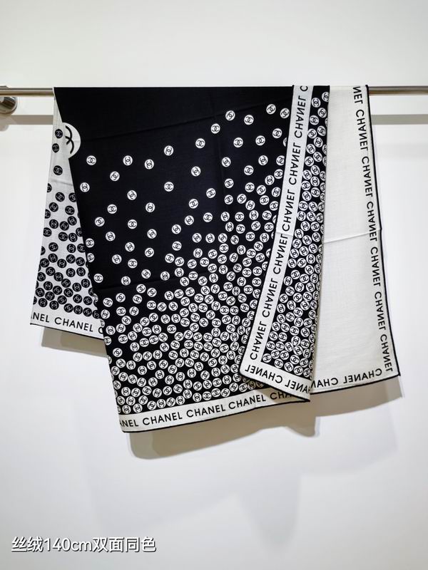 Chanel 140X140cm 70%羊绒30%真丝 E081930